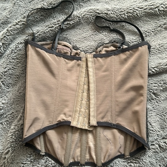 Urban Outfitters Corset - Picture 2 of 3